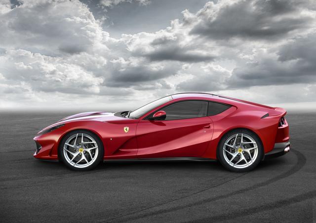 画像2: 【ニューモデル】フェラーリの新型V12ベルリネッタ、“812 Superfast”が写真公開。現車はジュネーブに登場する