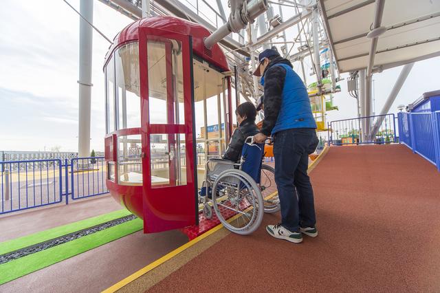画像: すべてのゴンドラで、車いすのまま乗ることができる。