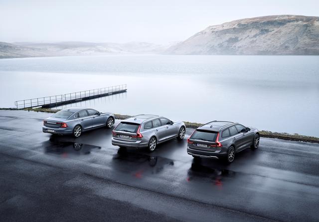 画像: 今回発表された3車種、左からS90、V90、V90クロスカントリー。