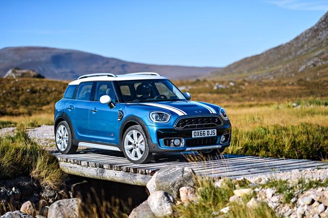 画像: MINIクロスオーバーが2世代目にフルモデルチェンジ。