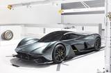 画像: アストンマーティンのスーパースポーツカー、AM-RB 001はコスワース製のエンジンを搭載する。
