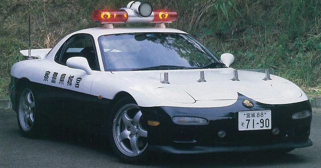 画像: 宮城県警高速隊にも配備。パトライト中央に追尾用レーダーを搭載するのが共通仕様だった。