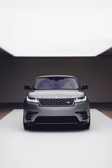 画像: バーニッシュトコッパー色の塗装を施したフロントバンパー・ブレードを採用。