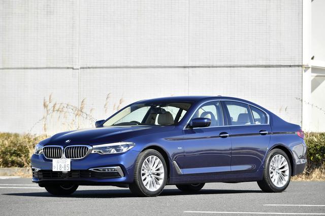 画像: 試乗車は最新のディーゼルターボエンジンを搭載したBMW523d Luxury。躍動感あふれるフォルムは、新型BMW5シリーズの真骨頂。全長4945mm×全幅1870mm×全高1480mm。