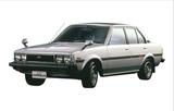 画像: カローラセダン GT。1600ccエンジンを搭載する最上位グレード。丸目4灯が当時の流行を物語る。