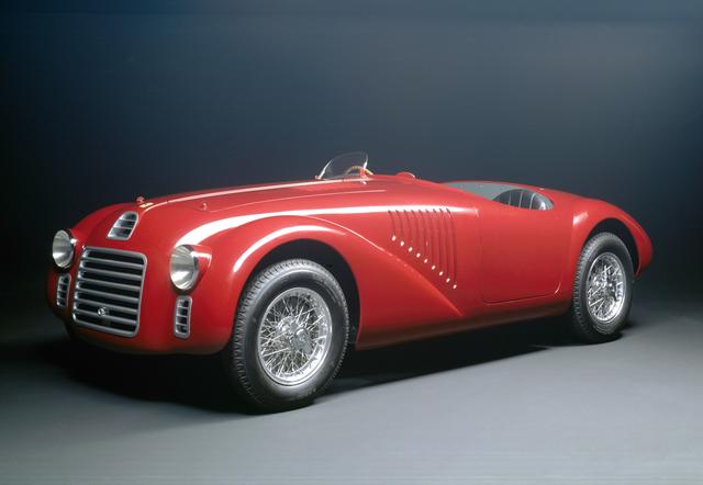 画像: 1947年に登場したフェラーリ1号車の125S。動力性能もさることながら、その美しさにも感動を覚える。