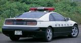 画像: 撮影した栃木県警のZ32は92年式。無線用のアンテナは「TL型」と呼ばれる自動車電話用アンテナ(懐かしい!)を模したもので、特製の基台を介して設置されている。ほかにも各部にワンオフならではの作りが見られる。