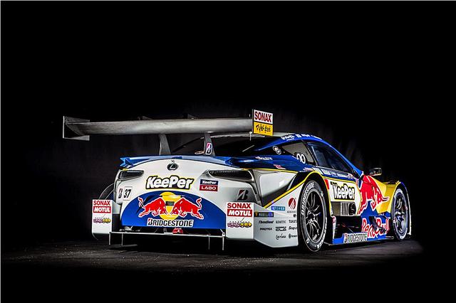 画像: リアエンドにも、2匹のレッドブルが描かれている。(Kunihisa Kobayashi / Red Bull Content Pool)