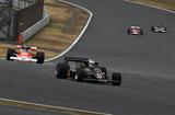 画像: 1976年のF1を再現、ポールスタートはロータスのマリオ・アンドレッティ