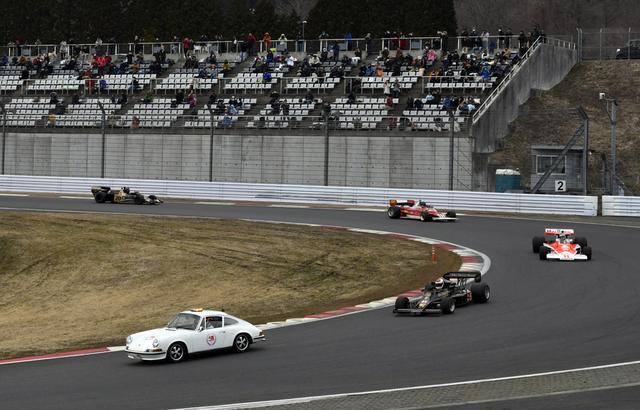 画像: ペースカーも当時を再現