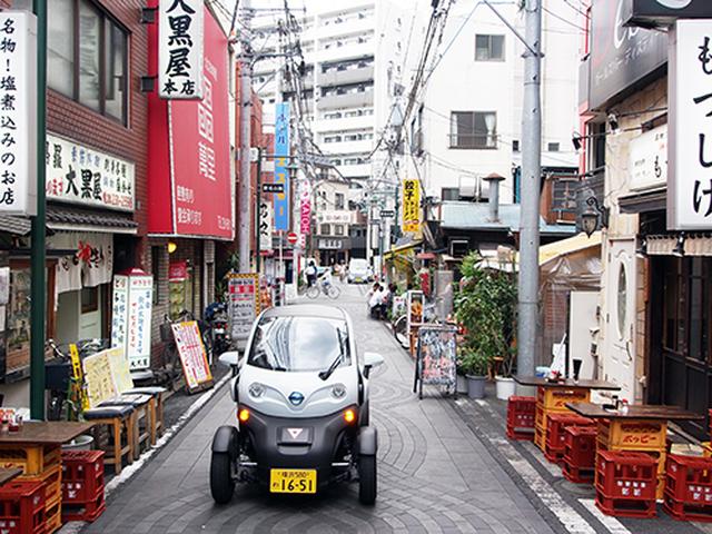画像: 横浜の狭い路地などでの移動に便利な日産ニューモビリティコンセプト。