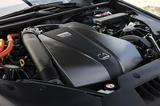 画像: レクサスLC500hは3.5LのV6DOHCとモーターを組み合わせ、システム最高出力は359psを発揮する。