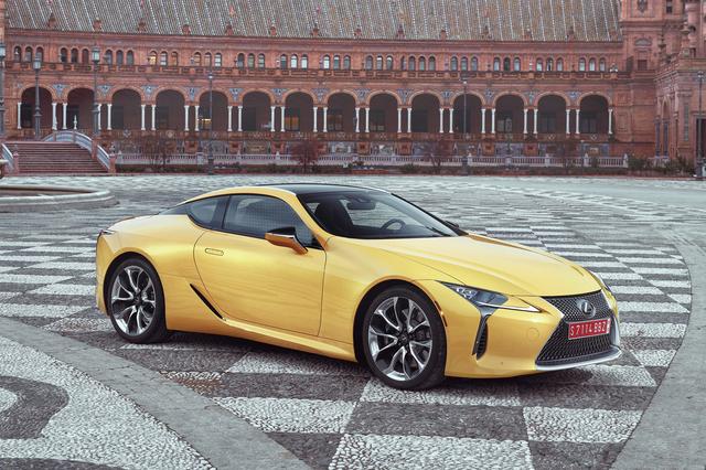 画像: レクサスLC500。5LのV8DOHCエンジンの最高出力は477ps。