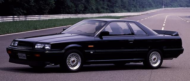 画像: 1987年8月、R31型スカイラインはマイナーチェンジを実施。それと同時に発表されたのが、当時のグループAレースのホモロゲーションモデルであるGTS-R。その生産台数、わずか800台。外観ではフロントオートスポイラーの固定化、大型のリアスポイラーの装着、BBSホイールの標準装備などが特徴だった。