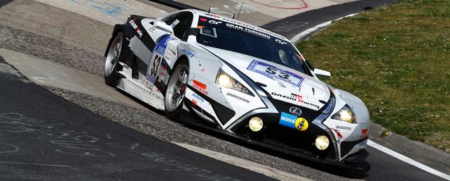 画像: akebonoとしてニュルに初めてブレーキを供給したのは2006年、ポルシェGT3だったという(2位表彰台を獲得している)。2010年からはGAZOO Racing 「LEXUS LFA」をサポート。第45回となる2017年は「LEXUS RC」にキャリパー、パッドを供給する。(写真は2015年型 LEXUS LFA Code X)