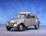 画像: 1948年に登場し、42年間で400万台近く作られた歴史的名車、シトロエン2CV。