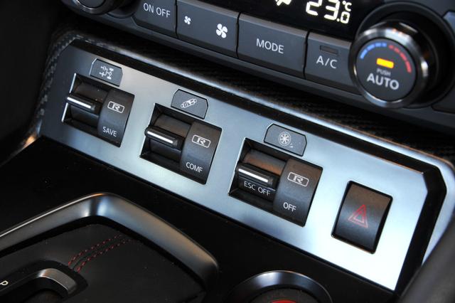 画像: ここで車両特性を任意に変更することが可能。