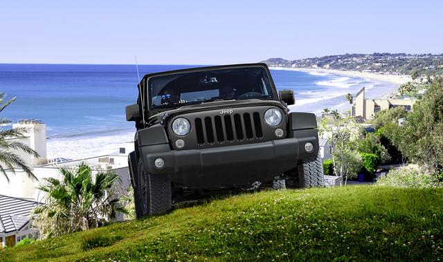 画像: Jeep Wrangler Unlimited Navi Edition(ラングラー・アンリミテッド・ナビエディション) エンジン:V型6気筒 DOHC 排気量:3,604cc 駆動方式:後2輪・4輪駆動(選択) トランスミッション:電子制御式5速AT 使用燃料:無鉛レギュラーガソリン 最高出力:209kW(284ps)/6,350rpm(ECE) 最大トルク:347N・m(35.4kg.m)/4,300rpm(ECE) ハンドル位置:右 販売台数:限定400台(ブラック:200台、ブライトホワイト:200台) 車両価格:¥4,131,000(税込)