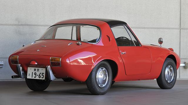 画像: 2シーターのライトウエイトとして、ホンダS600と数々の名勝負を繰り広げた。当時の新車価格は59.5万円。