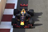 画像: F1マシンを正面から見るとわからないが・・・。