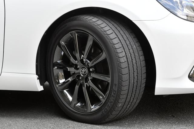 画像: RDSグレードのタイヤサイズは235/45R18。スパッタリング塗装のアルミホイールが標準装備となる。