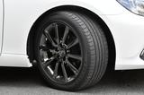 画像: RDSグレードのタイヤサイズは235/45R18。スパッタリング塗装のアルミホイールが標準装備となる。