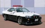 画像: GT-RのパトカーはR32、R33も存在していた。このR34パトはVスペックがベース。2ndジェネレーション最後の黒白パトだ(写真は前期型)