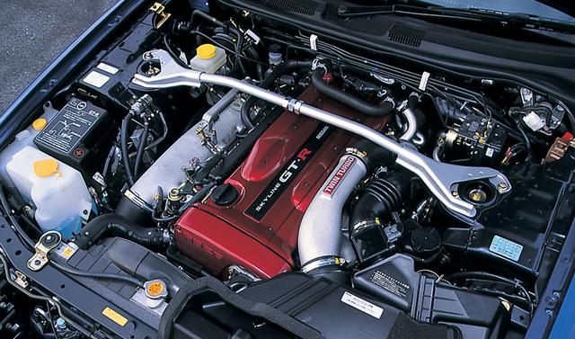 画像: R33比で2.5kgmトルクが増強されたRB26DETT型エンジン(写真はベース車のもの)。