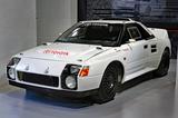 画像: 基本のシルエットは初代MR2だが、前後のフェンダーは大きく広げられ、車幅は1.9m近くある。