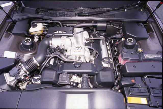 画像: V8・4Lの1UZ-FEは最高出力 260ps、最大トルク 36.0kgmを発生。