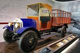 画像: 1924年(大正13年)に第一号車が製造された、ウーズレーCP型トラック。経済産業省認定「近代化産業遺産」に登録されている。