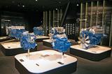 画像: 代表的な歴代ディーゼルエンジンも展示されている。その大きさに、けっこう驚くかもしれない。