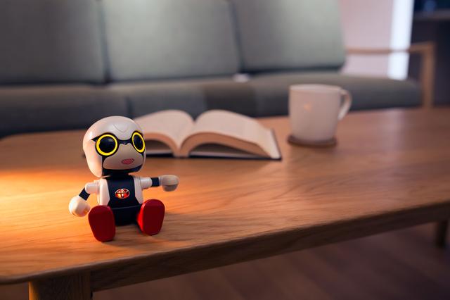 画像: 【ニュース】トヨタのロボット「KIROBO mini」5月10日より発売開始
