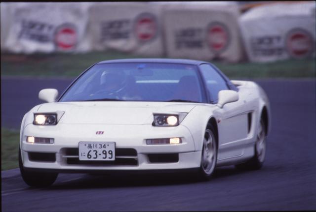 画像: ホンダ史上最初のタイプ R「NSX type R」。