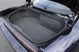 画像: ボディ後端に配置されたトランクルームの容量は 154L(VDA方式)を確保。
