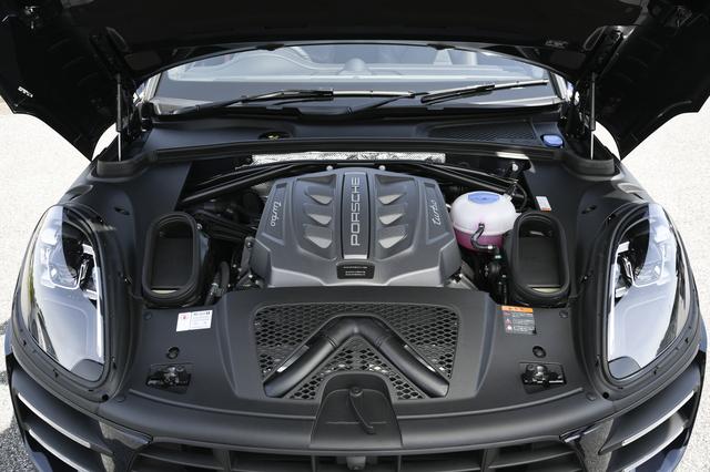 画像: 3.6L V6ツインターボはマカンターボよりさらに40 ps/50Nmもパワーアップ、実に440ps/600Nmに達する。