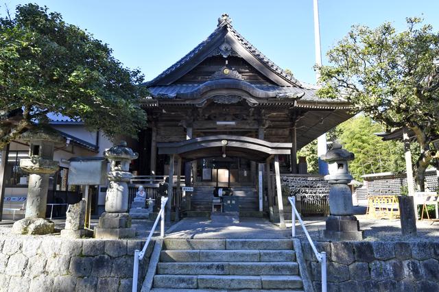 画像: その田峯城の守護として創設された田峯観音・高勝寺。三河三観音のひとつに数えられる古刹で、毎年2月11日(建国記念日)には、五穀豊穣を祈る神事芸能「田峯田楽」(動画参照)が催される。