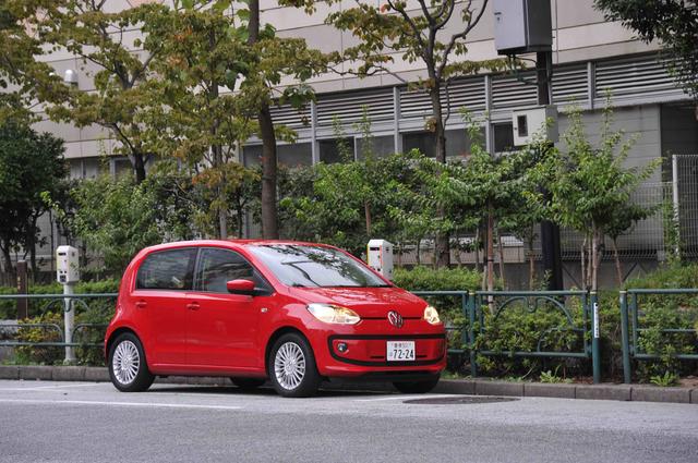 画像: ボンネット先端部に跳ね石による複数のチップ傷はあるが、ひんぱんに走り回っていることを考えれば、基本的なボディコンディションは上々である。