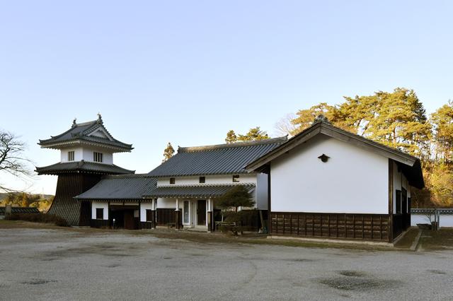 画像2: 本格的なワインディングを抜けると、もうひとつの「女城主」の街並みが