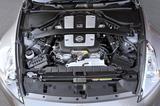 画像: 336psを誇る3.7ℓV6DOHCのVQ37VHRを搭載。現行NISMOではさらにチューンアップされ355psを発生する。