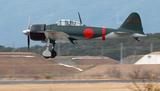 画像: 以前に紹介したDC-3や、この零戦が飛ぶ姿を見られるのは貴重な機会だ!