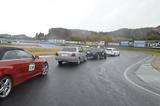 画像: サーキットの半周ほどを使って行われたコーナリング体験。繰り返し走行することで、どう走ればいいかわかってくる。