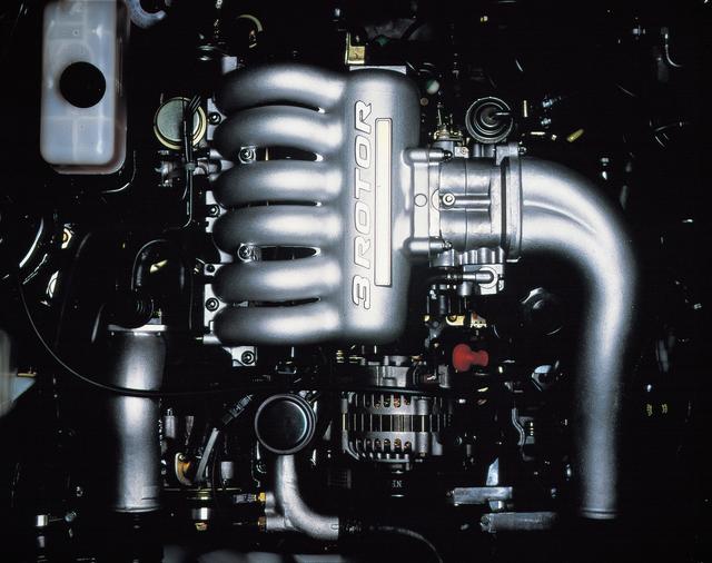 画像: 「3ROTOR」の文字が輝く20B。300ps以上を前提に開発されていた。