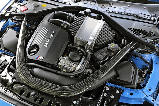 画像: 431ps/550Nmを発生する3Lの直6DOHCツインターボは、7600rpmの最高許容回転数を誇る。吹け上がりは快感!