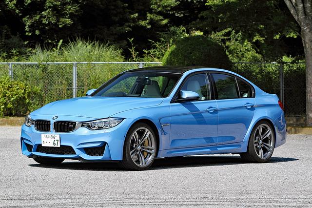画像: M3は一見して普通の3シリーズ・セダンとは異なる雰囲気を醸し出すスタイリング。ルーフはCFRP製だ。
