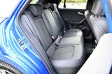 画像: Q2の後席。ヘッドクリアランスも十分で、大人4名乗車での長距離移動も余裕そう。