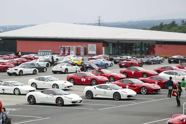 画像: 数多くのフェラーリが集まった富士スピードウェイ Aパドック駐車場。2016年の様子。