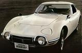 画像: 日本の自動車史に残るスーパーカー、トヨタ2000GT。今からちょうど半世紀前に発売された。