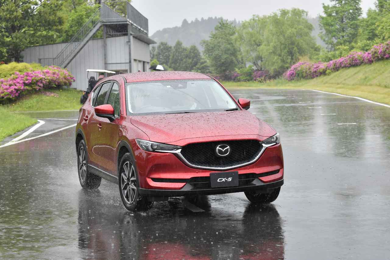 画像: 新型CX-5を使って、「Gを感じて運転しよう」というスペシャルプログラムを実施。