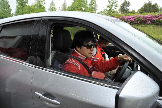 画像2: 座学で運転の基本を学び、サーキットで実践テクを習得